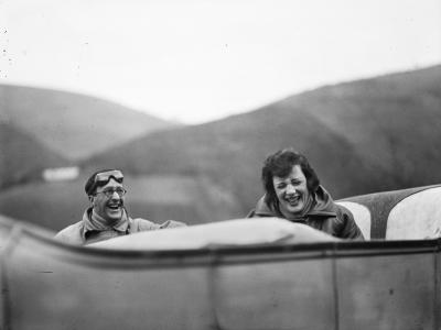 Ubu and Bibi sur la route entre Lourdes et Pau.1925  © Ministère de la Culture-France/AAJHL